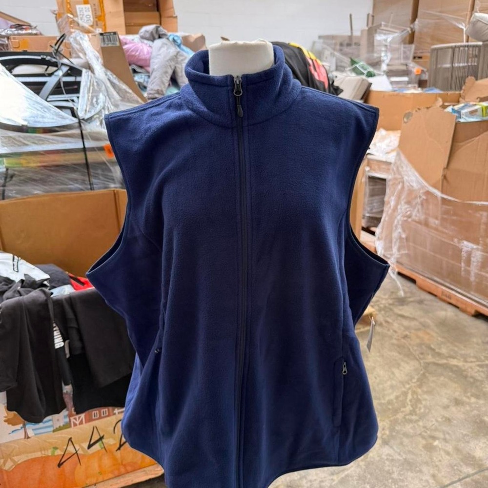 Amazon Essentials fleece vest